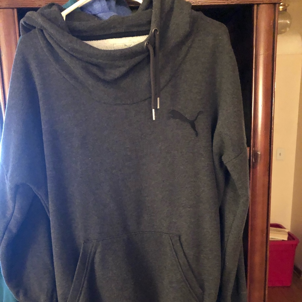 Women’s Large Puma hoodie